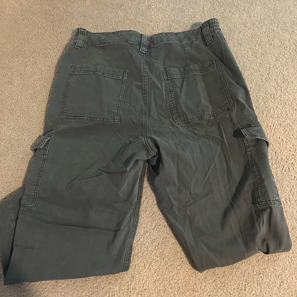 Women’s American eagle cargo jeans
